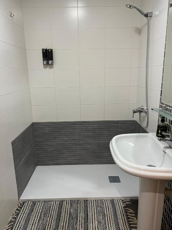 Habitaciones Privadas En Apartamento Compartido อัลเฮซิราส ภายนอก รูปภาพ